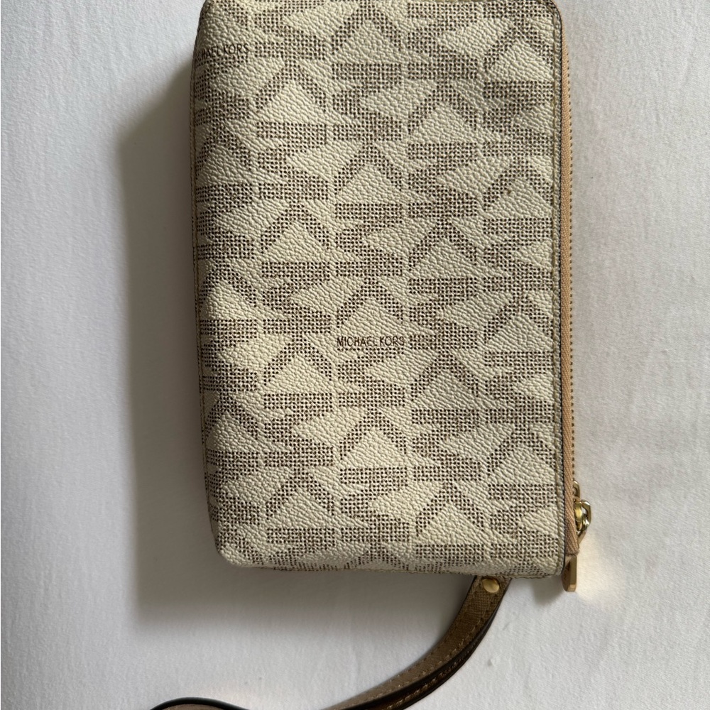 Michael Kors Two-Toned Wristlet